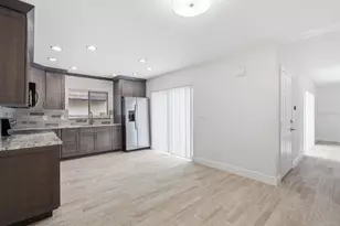 15446 E Pond Woods Dr, Tampa, FL 33618 - Photo 10