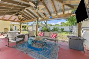 1317 Divot Ln, Tampa, FL 33612 - Photo 40