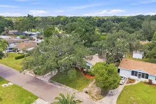 1317 Divot Ln, Tampa, FL 33612 - Photo 46