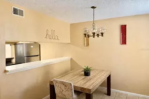 7011 Waterside Dr, Tampa, FL 33617 - Photo 4