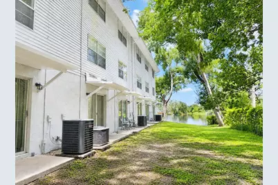 7011 Waterside Dr, Tampa, FL 33617 - Photo 18