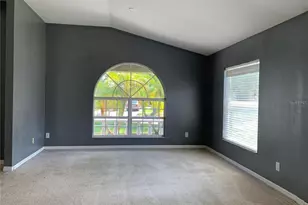4211 Hartford Lake Dr, Tampa, FL 33619 - Photo 4