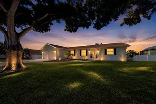 708 Spanish Main Dr, Apollo Beach, FL 33572 - Photo 1
