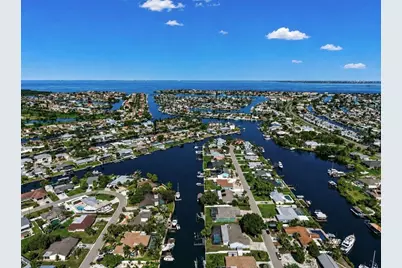 708 Spanish Main Drive, Apollo Beach, FL 33572 - Photo 4