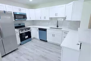 10801 N Edison Ave, Tampa, FL 33612 - Photo 8