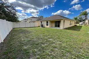 7734 Maroon Peak Dr, Ruskin, FL 33573 - Photo 12