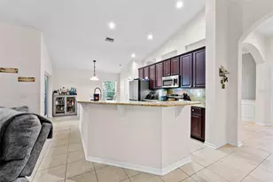 18843 Maisons Dr, Lutz, FL 33558 - Photo 12