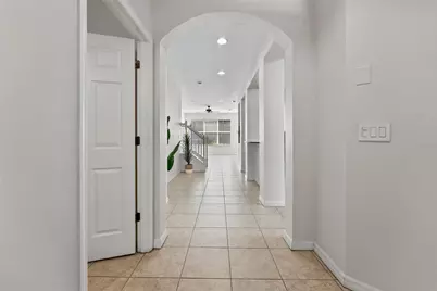 14055 Waterville Circle, Tampa, FL 33626 - Photo 2