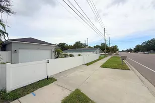 6690 54th Ave N, Saint Petersburg, FL 33709 - Photo 4