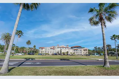 245 Grove Cir N, Dunedin, FL 34698 - Photo 4
