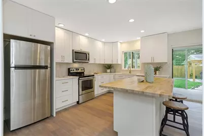 245 Grove Cir N, Dunedin, FL 34698 - Photo 12