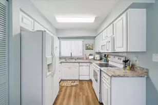 9436 Nakoma Way, Weeki Wachee, FL 34613 - Photo 20