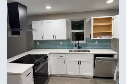 4110 32nd Street N, Saint Petersburg, FL 33714 - Photo 2