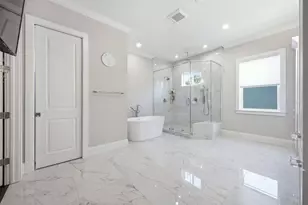 210 S Shore Crest Dr, Tampa, FL 33609 - Photo 42