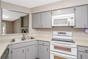 17717 Cranbrook Dr, Lutz, FL 33549 - Photo 20