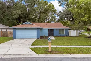 17717 Cranbrook Dr, Lutz, FL 33549 - Photo 2