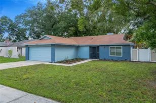 17717 Cranbrook Dr, Lutz, FL 33549 - Photo 2