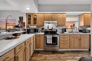 828 Bahia Del Sol Dr, Ruskin, FL 33570 - Photo 14