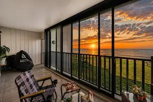 828 Bahia Del Sol Dr, Ruskin, FL 33570 - Photo 2