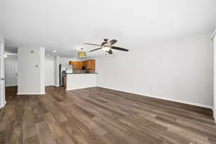 8013 Sutton Terrace Ln, Tampa, FL 33615 - Photo 14
