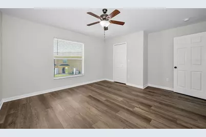 8013 Sutton Terrace Lane, Tampa, FL 33615 - Photo 20