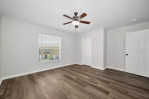 8013 Sutton Terrace Ln, Tampa, FL 33615 - Photo 20