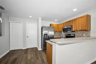8013 Sutton Terrace Ln, Tampa, FL 33615 - Photo 8