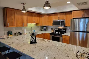 7650 Bayshore Dr, Treasure Island, FL 33706 - Photo 10