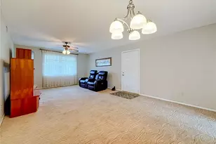 8174 Terrace Garden Dr N, Saint Petersburg, FL 33709 - Photo 12