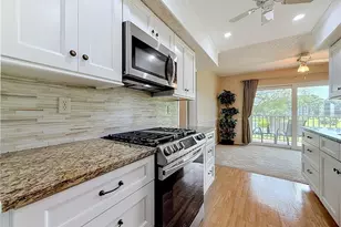 8174 Terrace Garden Dr N, Saint Petersburg, FL 33709 - Photo 16
