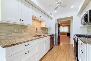 8174 Terrace Garden Dr N, Saint Petersburg, FL 33709 - Photo 14