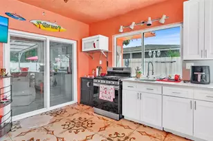 8301 Lopez Dr, Tampa, FL 33615 - Photo 36