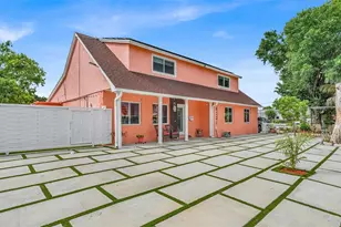 8301 Lopez Dr, Tampa, FL 33615 - Photo 2