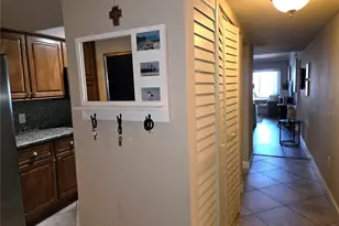 4901 38th Way S, Saint Petersburg, FL 33711 - Photo 4