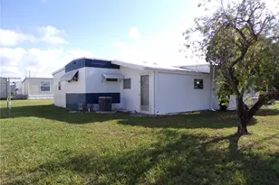 5227 Betty St, Zephyrhills, FL 33542 - Photo 8