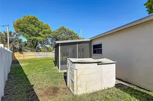 396 Lewis Blvd SE, Saint Petersburg, FL 33705 - Photo 18