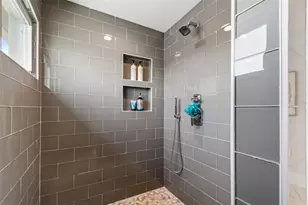 136 Devon Dr, Clearwater Beach, FL 33767 - Photo 58
