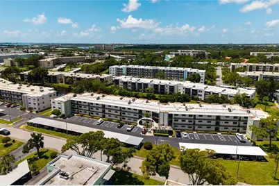 5980 Terrace Park Drive N #108, Saint Petersburg, FL 33709 - Photo 4