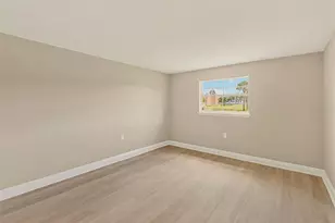 200 Country Club Dr, Largo, FL 33771 - Photo 14