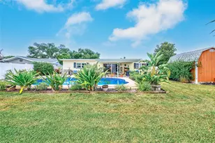 9069 127th St, Seminole, FL 33776 - Photo 8