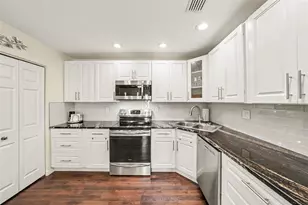 12405 Eagleswood Dr, Hudson, FL 34667 - Photo 10