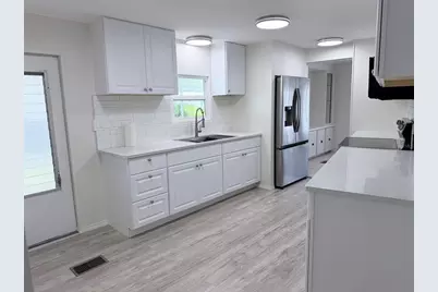2236 Gondola Drive, Sarasota, FL 34238 - Photo 6
