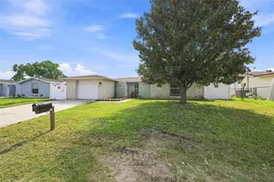 9040 Crabtree Ln, Port Richey, FL 34668 - Photo 4
