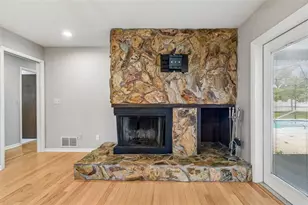 11798 David Ct, Seminole, FL 33778 - Photo 14