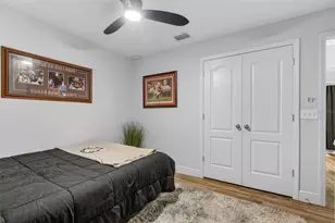325 Wisconsin Ct S, Saint Petersburg, FL 33705 - Photo 20