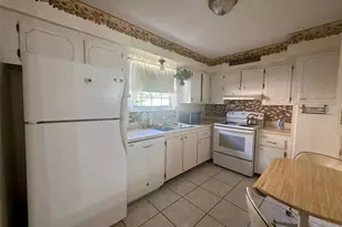 4115 34th Way S, Saint Petersburg, FL 33711 - Photo 4