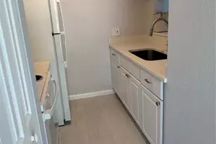 3001 58th Ave S, Saint Petersburg, FL 33712 - Photo 6