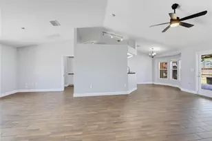 5719 Sweetheart Ct, Saint Cloud, FL 34772 - Photo 4