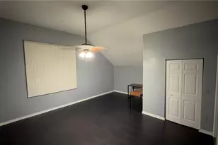 5031 Sunridge Palms Dr, Tampa, FL 33617 - Photo 8