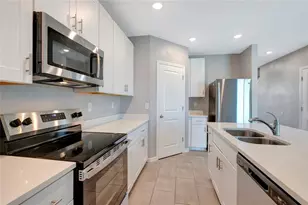 38689 Harlow Rose Dr, Zephyrhills, FL 33540 - Photo 14